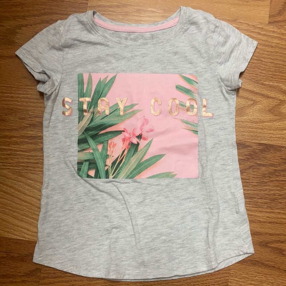 Girls Graphic Tee Palm Banana Leaf - Size Small